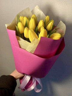 15 желтых тюльпанов "Оригон"