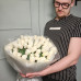 Букет белых тюльпанов XXL (61 шт) в упаковке