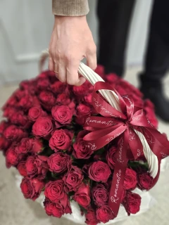 Корзинка 85 роз Родос 