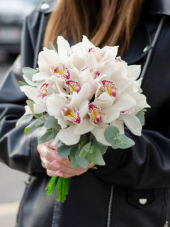 Букет невесты из орхидей 