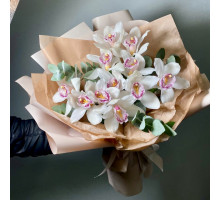 Букет из орхидей White style