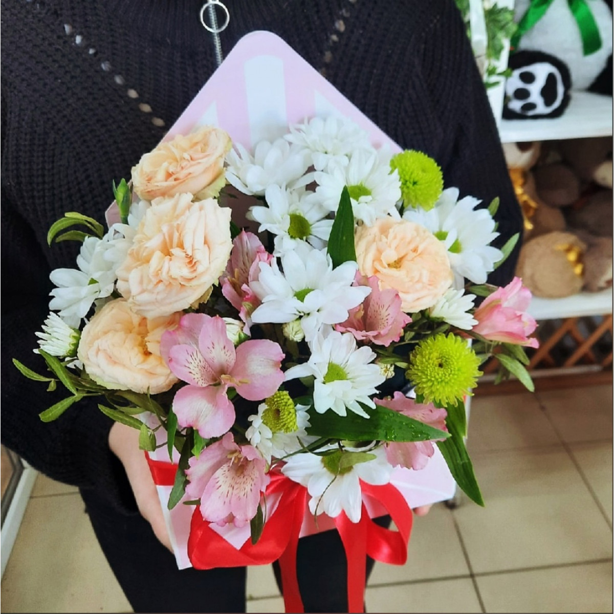 Купить конверт из цветов в Солигорске с доставкой