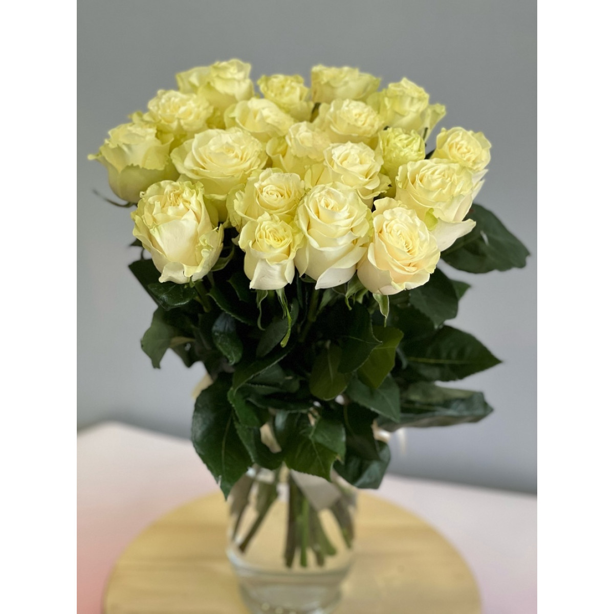БУКЕТ 21 белая роза "Мондиаль"