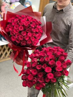 БУКЕТ 51 красная роза Родос 60 см