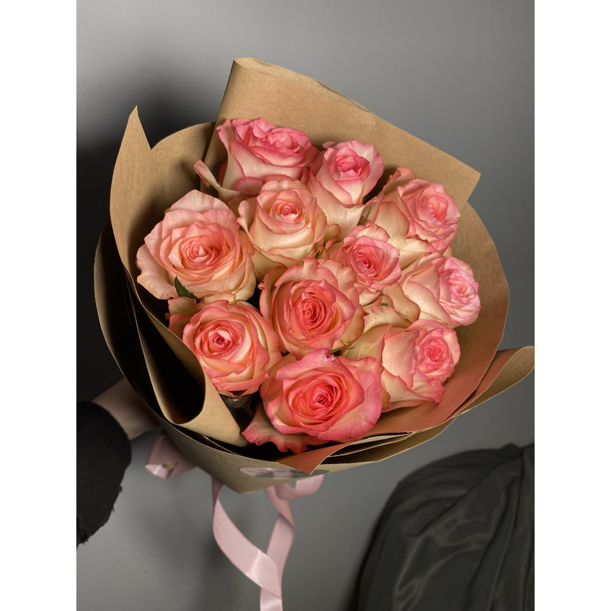 11 роз Джумилия с упаковкой