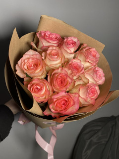 11 роз Джумилия с упаковкой