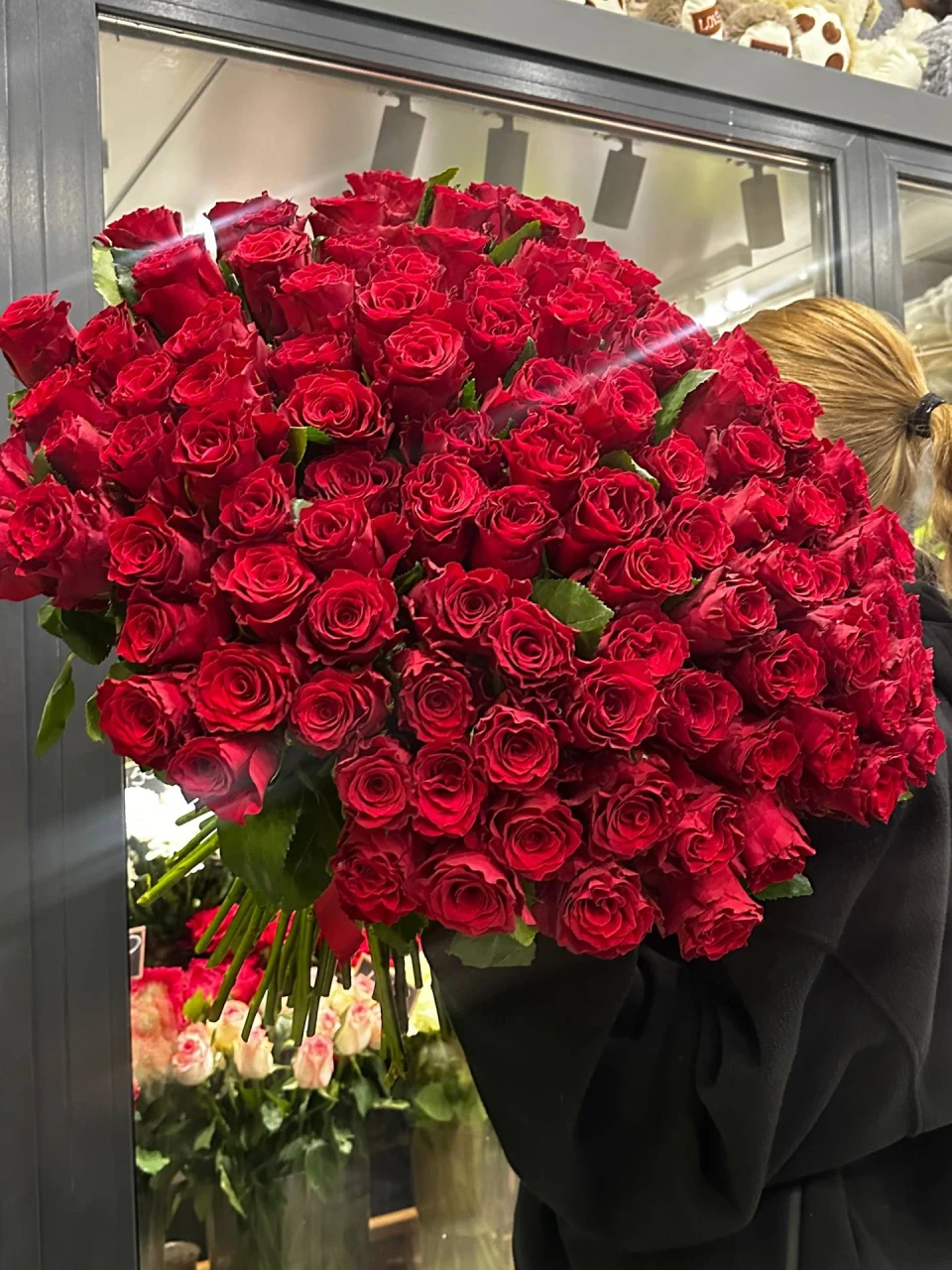Букет из 119 роз 60 см 