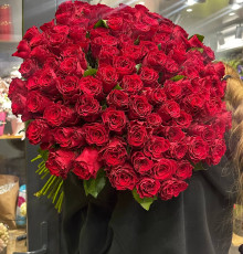 Букет из 119 роз 60 см 