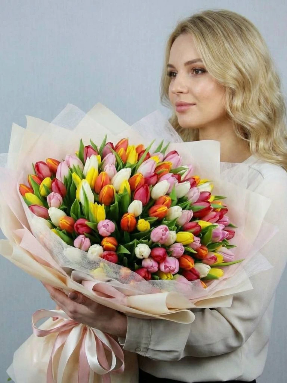 Букет из 101 разноцветного тюльпана