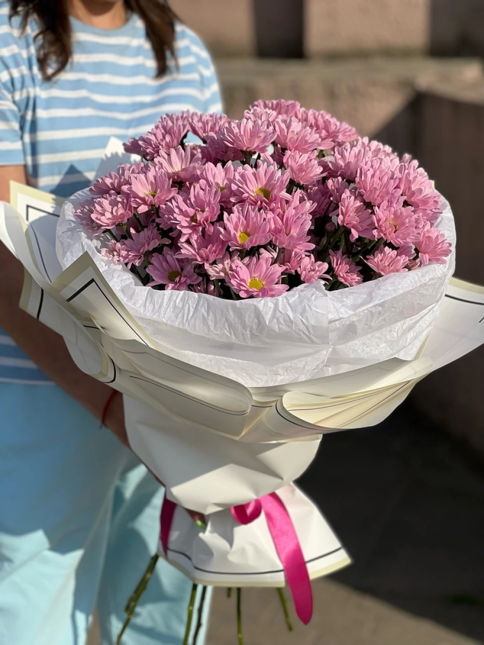 51 розовая ромашка с упаковкой