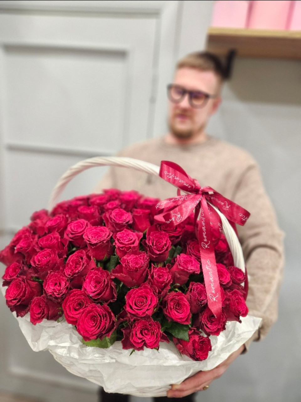 Корзинка 85 роз Родос 