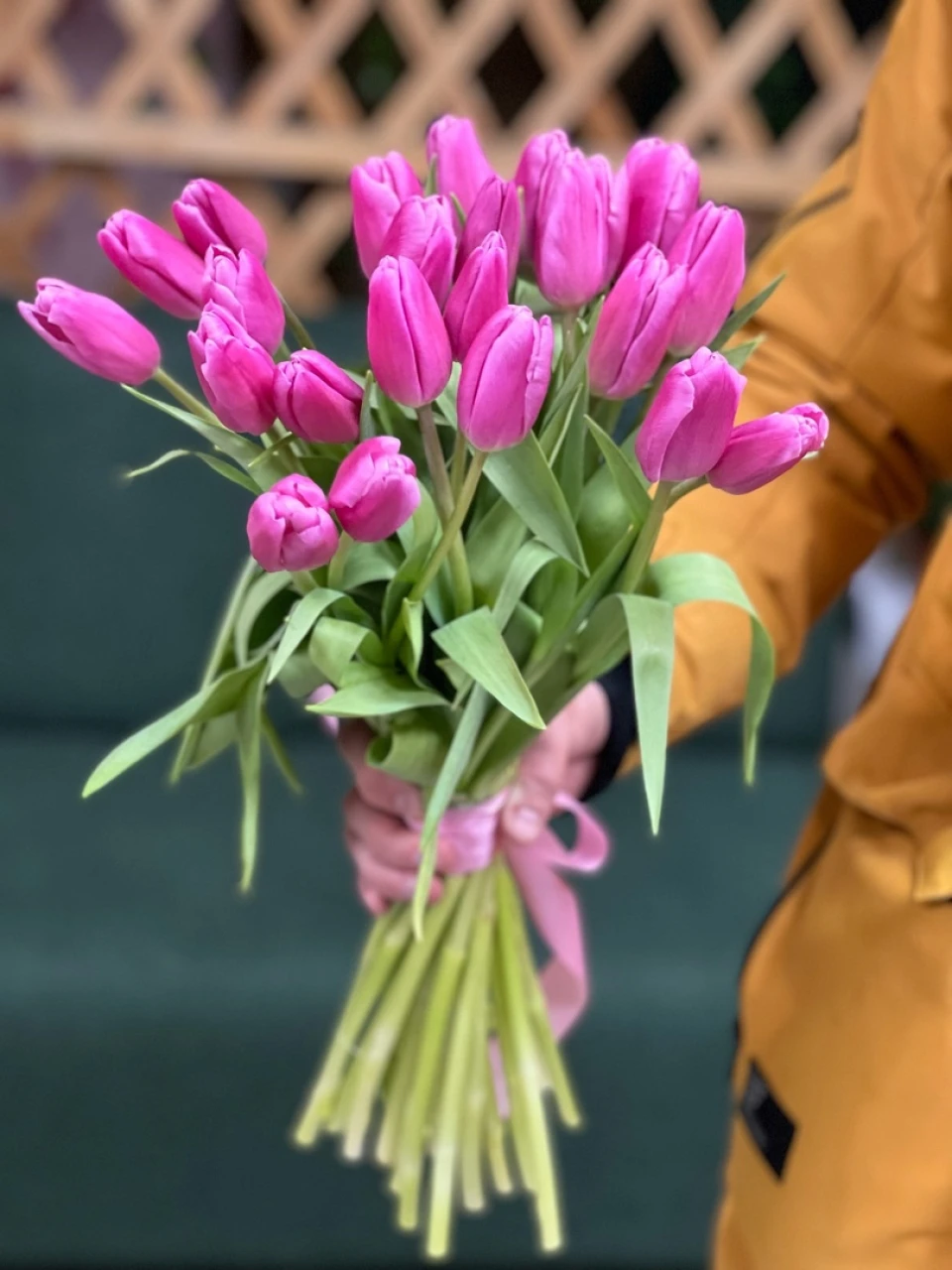 25 розовых тюльпанов