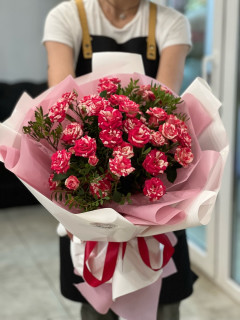 Букет 9 кустовых роз Фаер Фокс с упаковкой