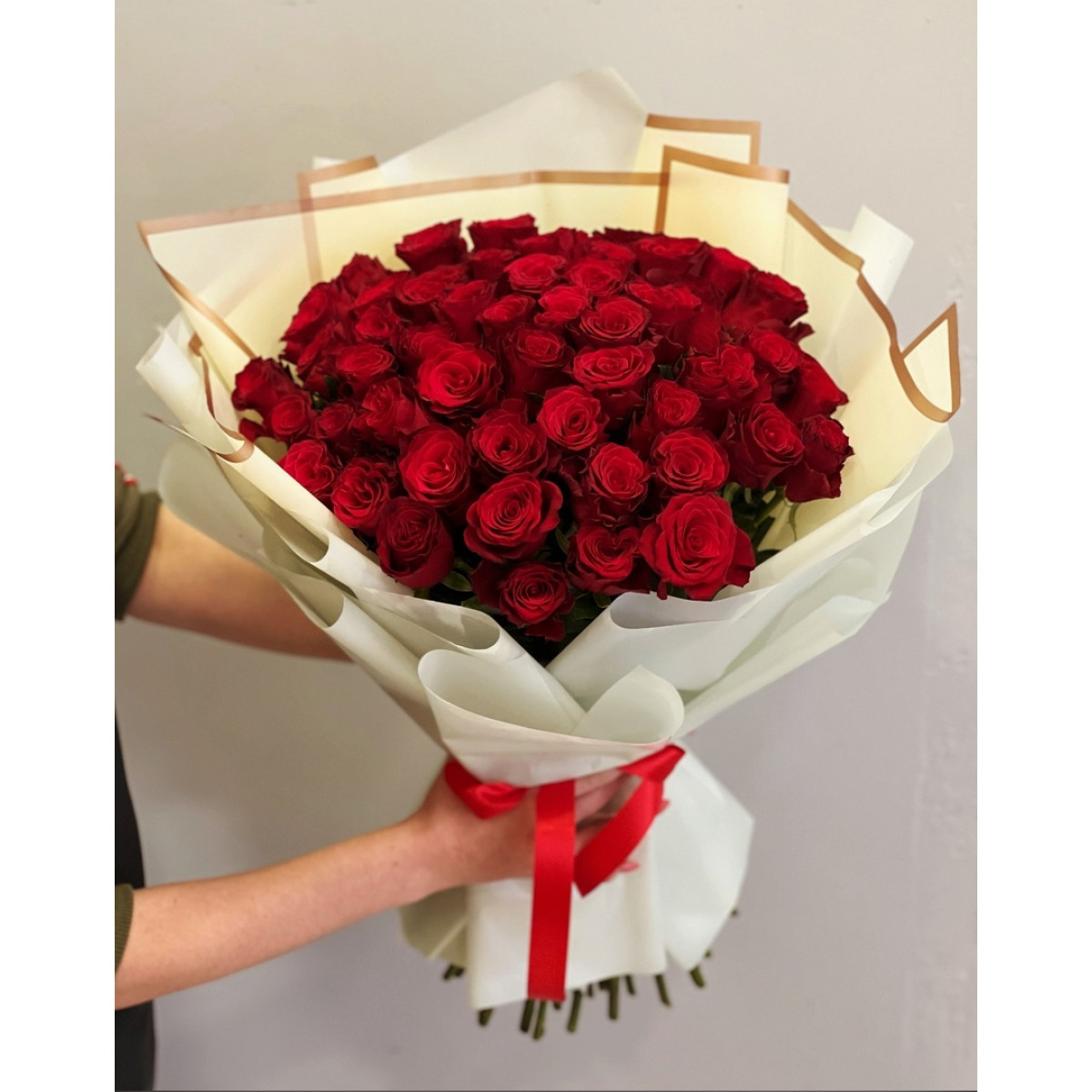 БУКЕТ из 51 красной розы Родос