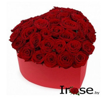 Цветочное сердце из 51 красной розы Ред Наоми
