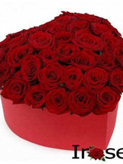 Цветочное сердце из 51 красной розы 