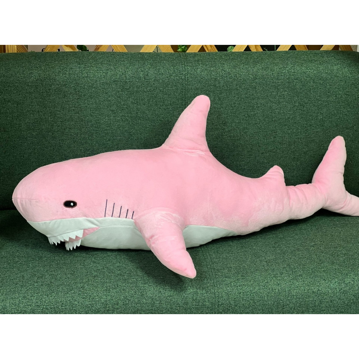 Розовая акула 100 см 