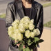 19 белых роз Атена с атласной лентой