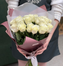 21 белая роза Эквадор "Мондиаль" 