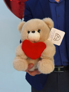 Плюшевый мишка с сердцем 20 см (в ассортименте)